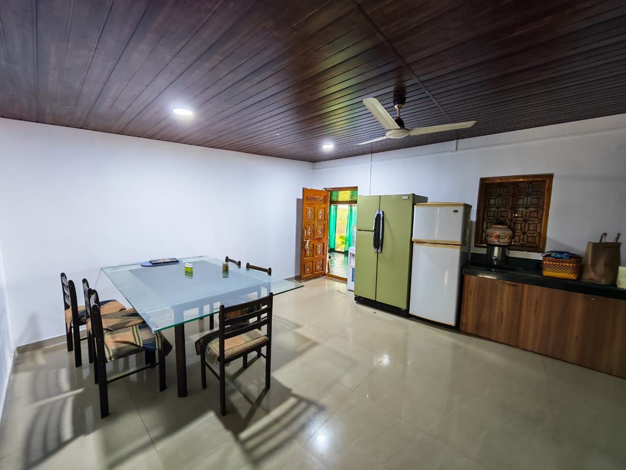 Dining kitchen