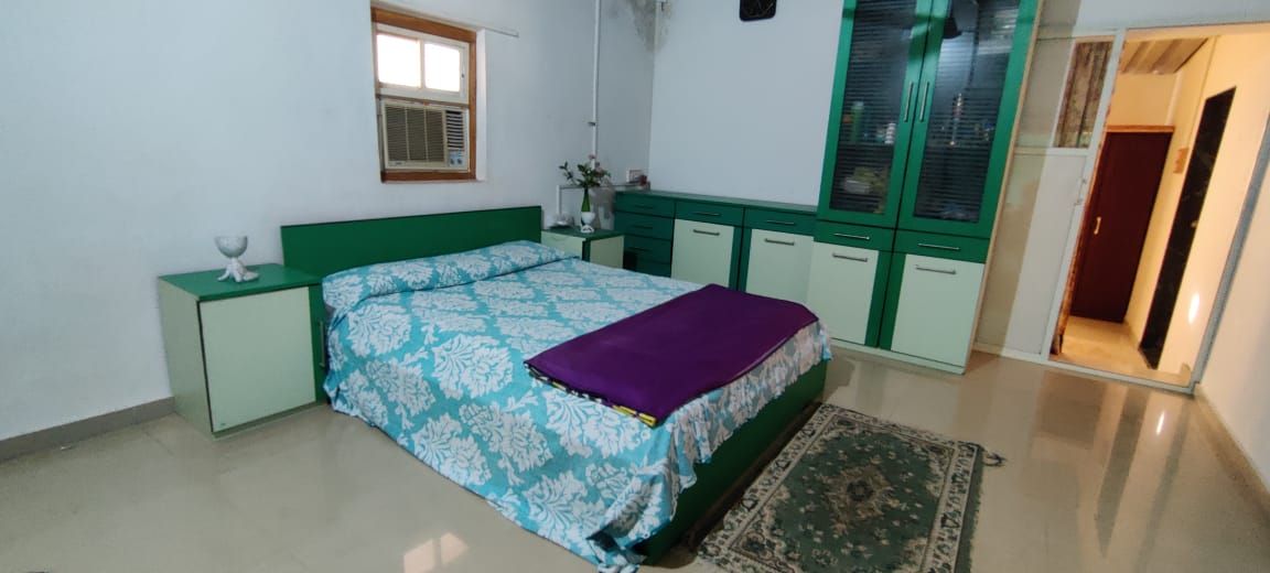 The green bedroom