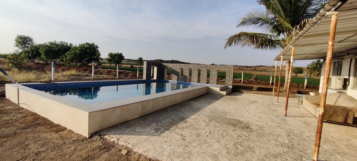 The pool and its terrace
